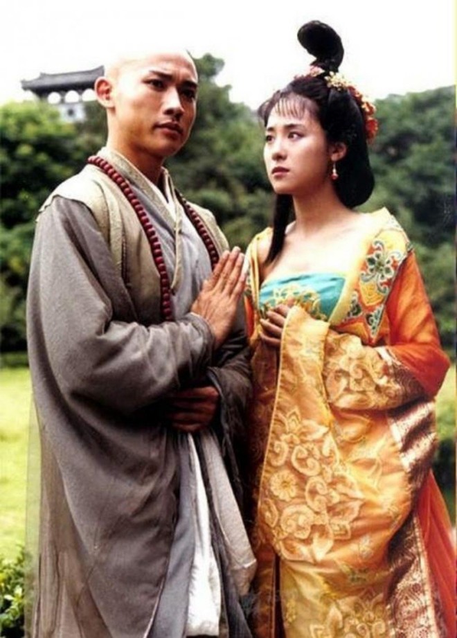 Thẩm Ngạo Quân từng yêu Nhiếp Viễn nhưng không thành.