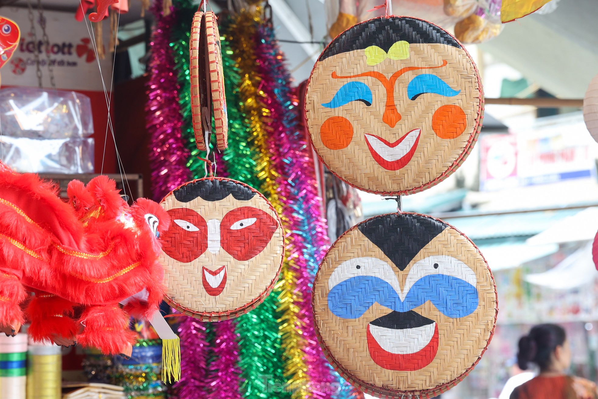 View - Rực rỡ sắc màu Trung thu sớm trên phố Hàng Mã