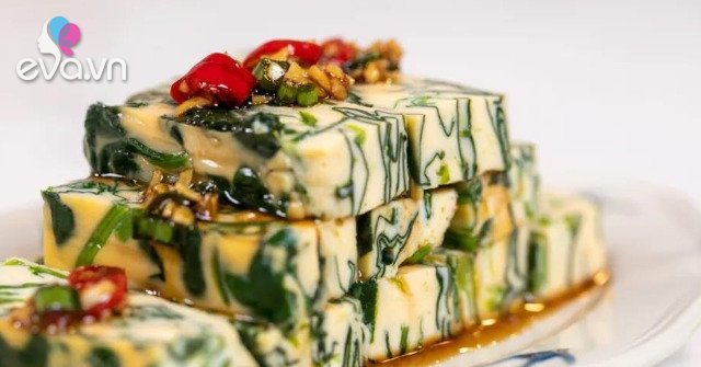 View - Trứng đem nấu với loại rau bán đầy chợ nhưng vitamin K gấp 60 lần trứng vịt, được món ăn sáng cực ngon và bổ