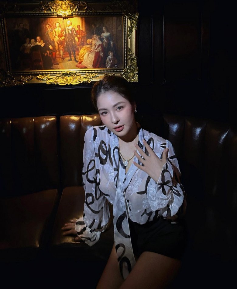 Vẻ mặn mà của Trâm Anh khi bước tới gần tuổi 30.