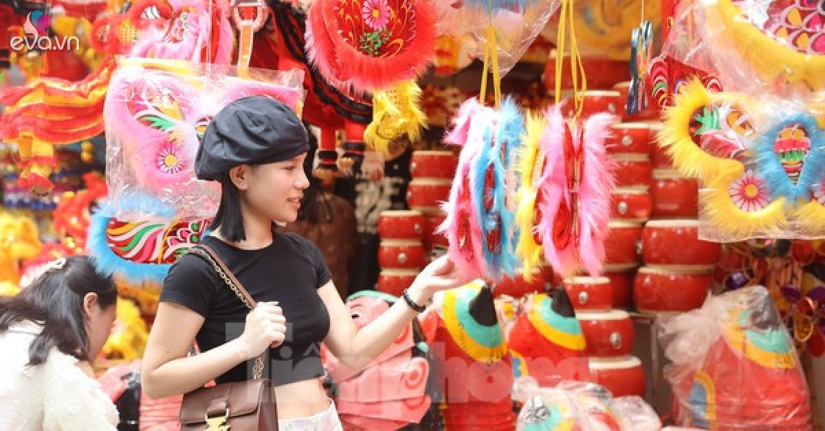 View - Rực rỡ sắc màu Trung thu sớm trên phố Hàng Mã