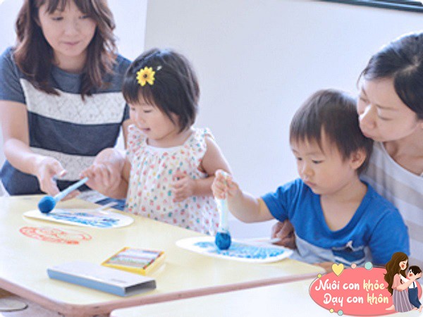 View - Tổng hợp những trò chơi với trẻ sơ sinh 0 - 2 tuổi giúp con thông minh, gắn bó tình cảm với bố mẹ