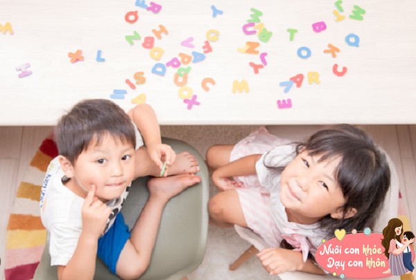 View - Tổng hợp những trò chơi với trẻ sơ sinh 0 - 2 tuổi giúp con thông minh, gắn bó tình cảm với bố mẹ