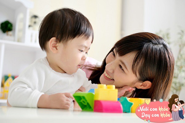 View - Tổng hợp những trò chơi với trẻ sơ sinh 0 - 2 tuổi giúp con thông minh, gắn bó tình cảm với bố mẹ