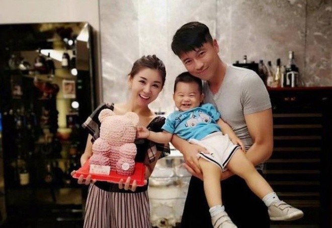 Gia đình nhỏ và ấm cúng của Lý Tiểu Manh và Vương Lôi.