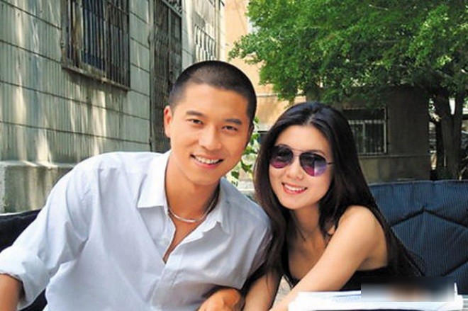 Lý Tiểu Manh giữ thân trong sạch vì tình yêu dành cho người bạn trai từ khi còn ngồi trên ghế nhà trường - Vương Lôi.