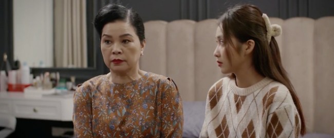 View - Muôn kiểu thông gia đại chiến trên sóng giờ vàng: Gắt nhất là câu chửi liên quan đến... đĩa thịt chó!