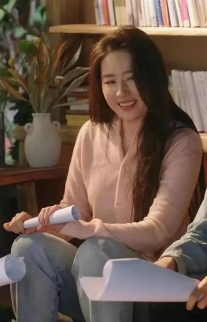 Lưu Diệc Phi từng bị chê béo ú, mặt tròn xoe vì tăng cân.