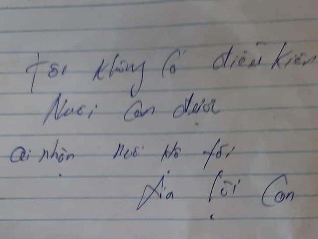 Bức thư để lại trong làn đựng vật dụng của cháu bé.