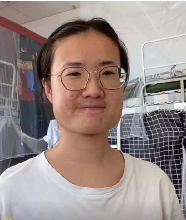 View - Cô gái mặt vuông, da đầy mụn bỗng hóa mỹ nhân nhờ vẽ mặt tài tình, CĐM nghi ngờ có thế thân