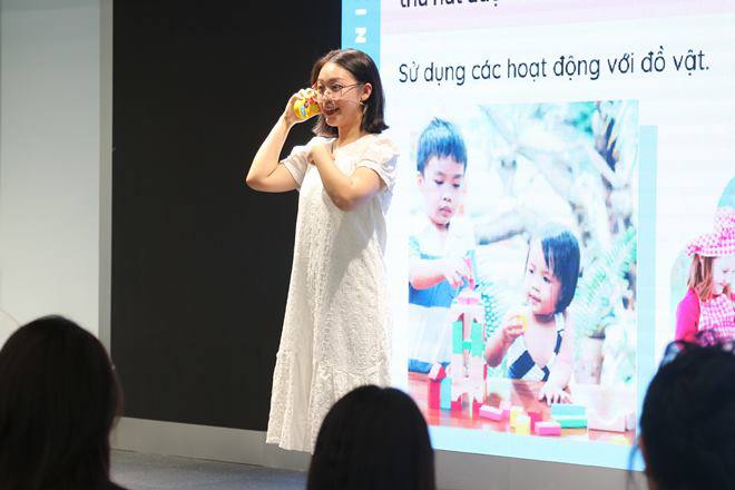 Các bài hát tiếng Anh với nhiều thể loại khác nhau giúp hấp dẫn trẻ khi học tiếng Anh.