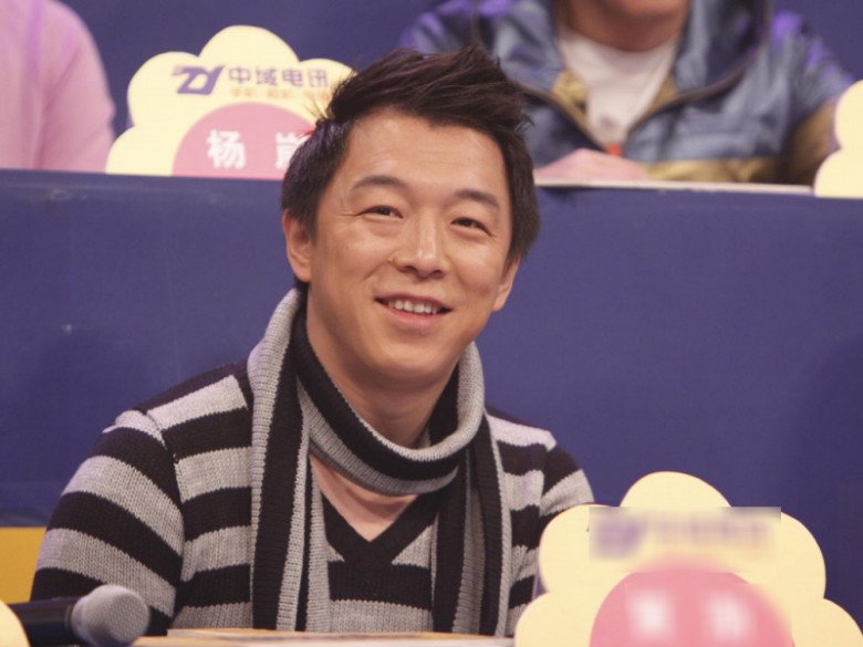 View - Hoàng Bột - Trai xấu không thẩm mỹ viện nào dám sửa, trở thành vua hài 33 nghìn tỷ, yêu chỉ 1 người