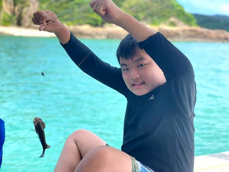 View - Choáng với số cân nặng hiện tại của Bi Béo - con trai Xuân Bắc ở tuổi 14, cảnh anh ruột mặc đồ phụ nữ gây sốt