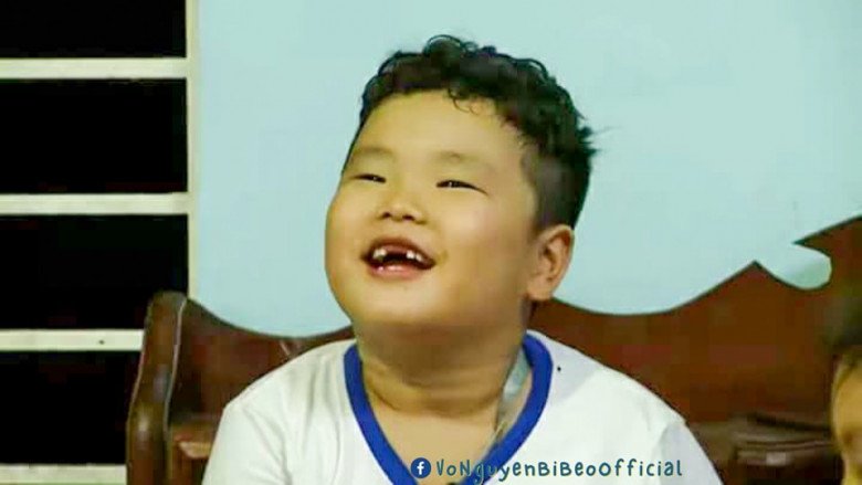 View - Choáng với số cân nặng hiện tại của Bi Béo - con trai Xuân Bắc ở tuổi 14, cảnh anh ruột mặc đồ phụ nữ gây sốt