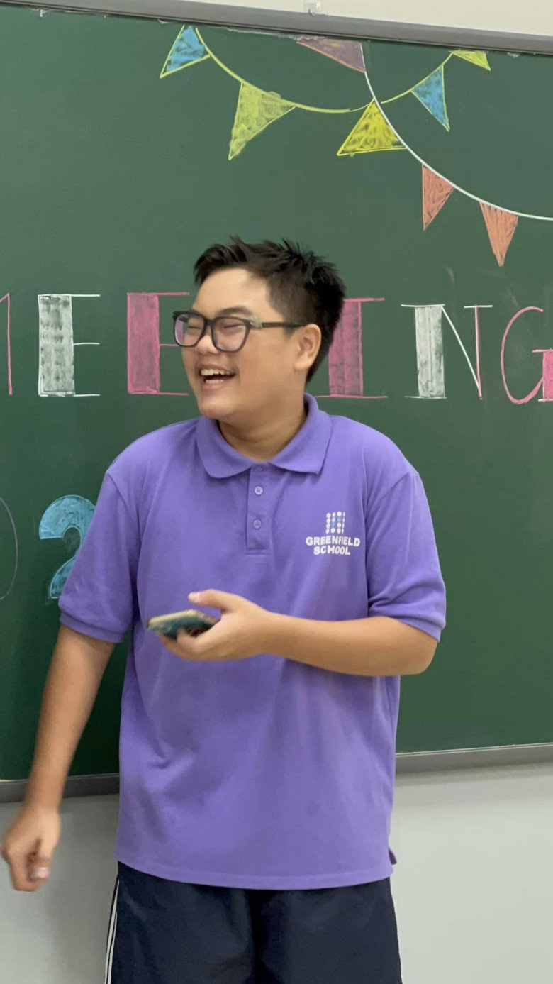 View - Choáng với số cân nặng hiện tại của Bi Béo - con trai Xuân Bắc ở tuổi 14, cảnh anh ruột mặc đồ phụ nữ gây sốt