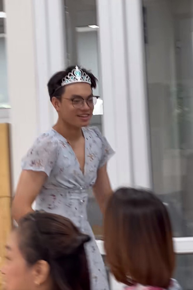 View - Choáng với số cân nặng hiện tại của Bi Béo - con trai Xuân Bắc ở tuổi 14, cảnh anh ruột mặc đồ phụ nữ gây sốt