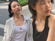 Thời trang - Bỏ áo khoác, diện ba lỗ lấp ló dáng nảy nở, Phương Mỹ Chi vội vàng van xin CĐM