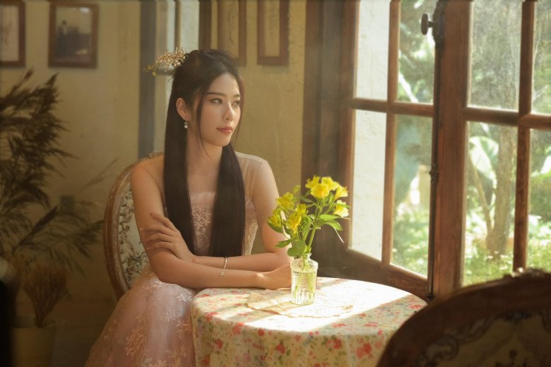 Nam Em trở nên kín tiếng sau những sóng gió chuyện tình cảm.