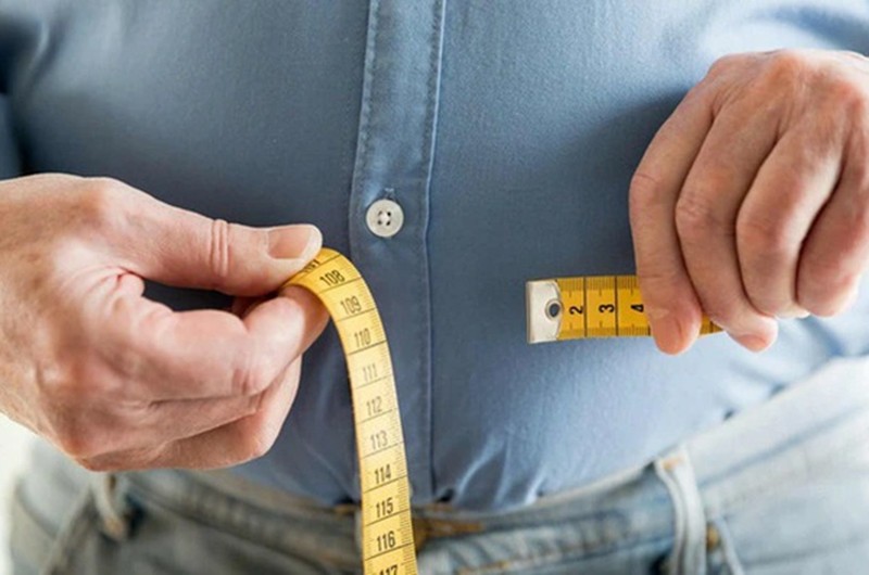 Nói cách khác, đàn ông có chỉ số BMI cao thường tránh được vấn đề xuất tinh sớm. Họ có thời gian ân ái lâu hơn gấp 3 lần so với đàn ông bình thường. Tuy nhiên, họ cũng có nguy cơ cao bị tiểu đường, tăng huyết áp, bệnh tim mạch,...
