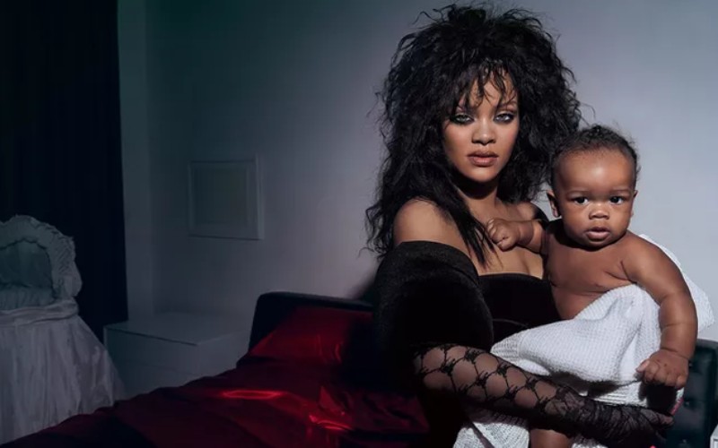 Theo nguồn tin từ TMZ, Rihanna và bạn trai ASAP Rocky đã chào đón đứa con thứ 2. Như vậy, Rihanna đã chính thức trở thành bà mẹ hai con. Con trai đầu lòng của cô là RZA mới được 15 tháng tuổi.
