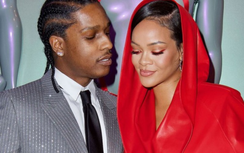 Được biết, Rihanna thông báo về việc mang thai lần hai trong buổi biểu diễn Super Bowl Halftime Show 2023. Ngoài ra, nữ ca sĩ đã nhắc về mong muốn sinh thật nhiều con.
