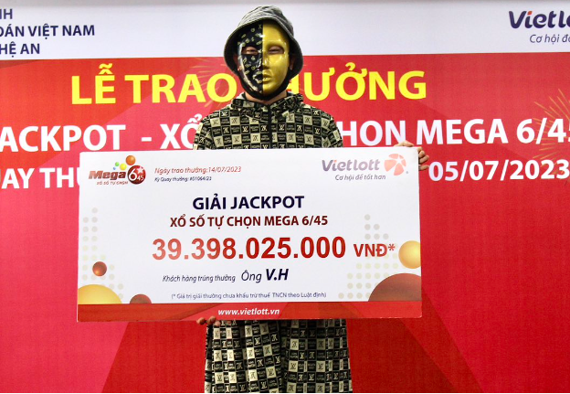 Anh V.H dùng tiền trúng Keno để mua vé Mega và trúng 39 tỷ.