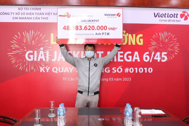 Mua nhiều vé rồi kiểm tra dần, anh M trúng hơn 48 tỷ sau 2 tuần mua vé.