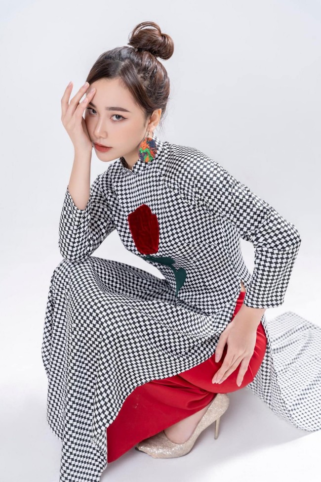 View - Mỹ nhân Hải Dương chiếm sóng 2 phim giờ vàng: Lấn át cả nữ chính, đẹp nhất vòng eo con kiến