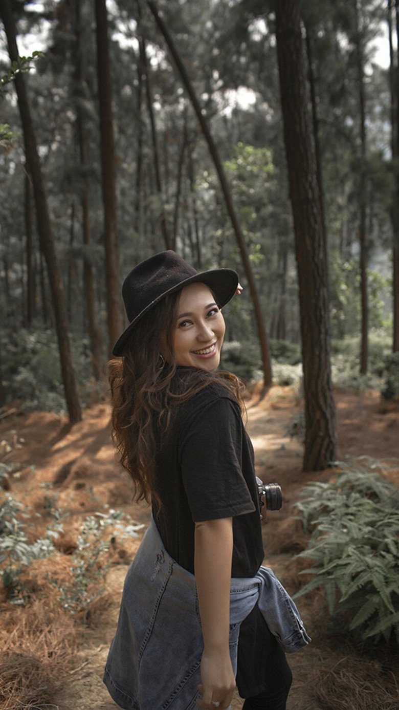 View - Không thiết sống sau khi ly hôn, cuộc sống của Sao Mai Khánh Linh giờ ra sao bên người chồng thứ 2?