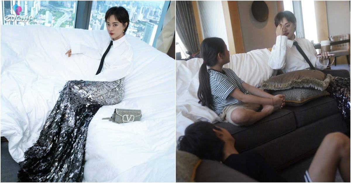 View - Hiếm khi thấy mẹ mặc đẹp tạo dáng trên giường, con gái Tôn Lệ nói một câu khiến mẹ bất ngờ