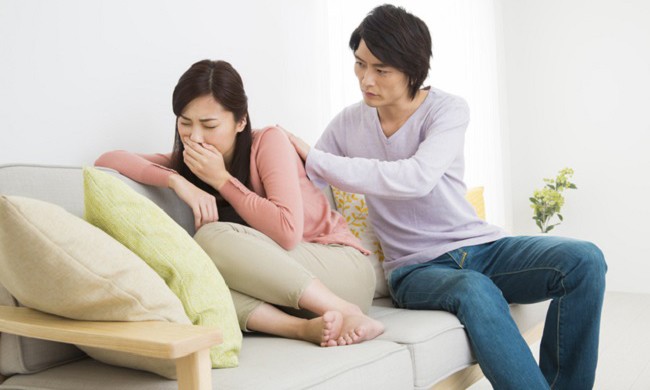Cùng bầu bí mà chồng khen chị hàng xóm bầu đẹp khiến tôi giận luôn chồng. (Ảnh minh họa)