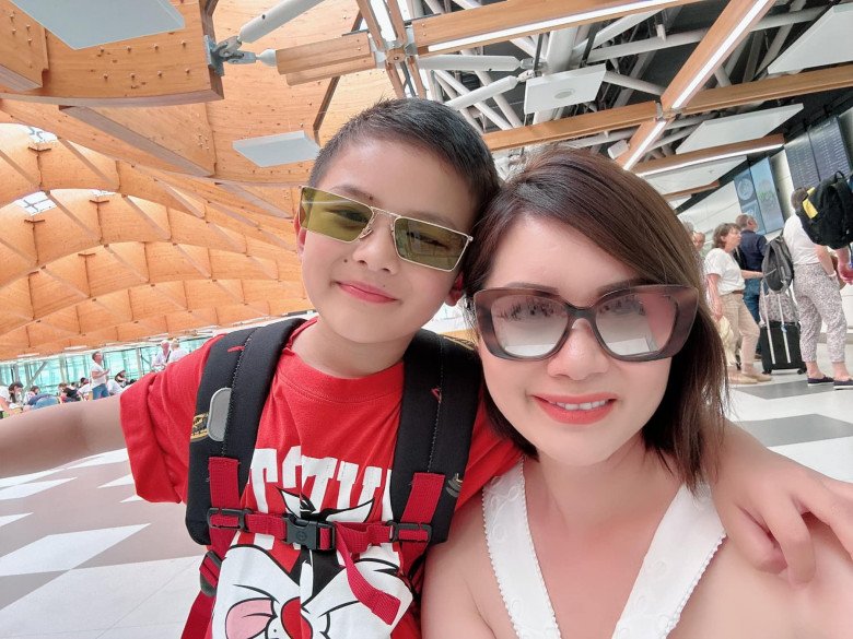 View - Khoe con trai chơi golf siêu chuẩn, vợ cũ Đan Trường ngỡ ngàng nhận ra Thiên Từ lớn lên không còn giống bố