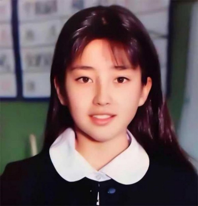 View - Rie Miyazawa - Nàng ngọc nữ tỏa sáng từ nghịch cảnh: Từng bị mẹ bán cho đạo diễn khi còn đi học