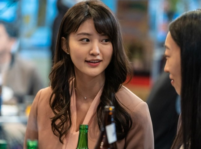 View - Cô Gái Mang Mặt Nạ: Phim 18+ Hàn khiến ai đi đâu cũng bàn tán, xuất hiện gương mặt đẹp nhất thế giới