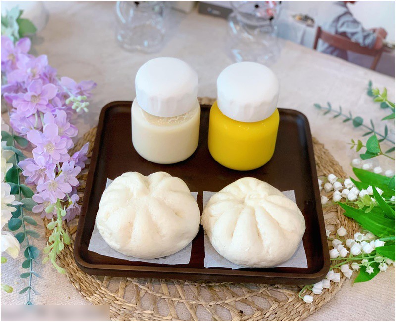 Bánh bao + sữa hạt.
