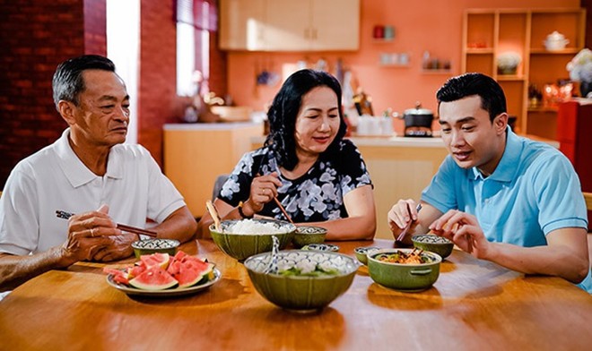 Giàu có, đẹp trai lại có hiếu, Quốc Trường khoe bữa sáng đãi bố mẹ tại biệt thự 40 tỷ làm ai cũng ngưỡng mộ - 5