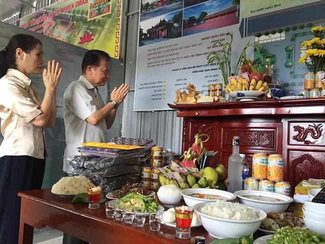 View - Văn khấn thần linh rằm tháng bảy, văn khấn gia tiên, chúng sinh đầy đủ và chi tiết nhất