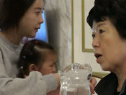 Làm mẹ - Ở nhà cuối tuần với người giúp việc tôi mới biết hoá ra ngày thường con tôi sống như thế