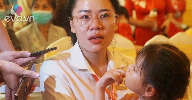 View - Giọt nước mắt nghẹn ngào trong lễ Vu Lan: Ngày mẹ mất tôi vẫn hồn nhiên, nghĩ tiền viếng là tiền mẹ đi xa gửi về