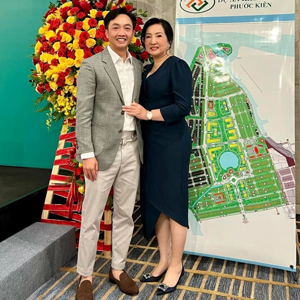 View - mẹ chồng Đàm Thu Trang: Ngoài là đại gia, bà còn sở hữu đức tính đặc biệt nhiều người ngưỡng mộ