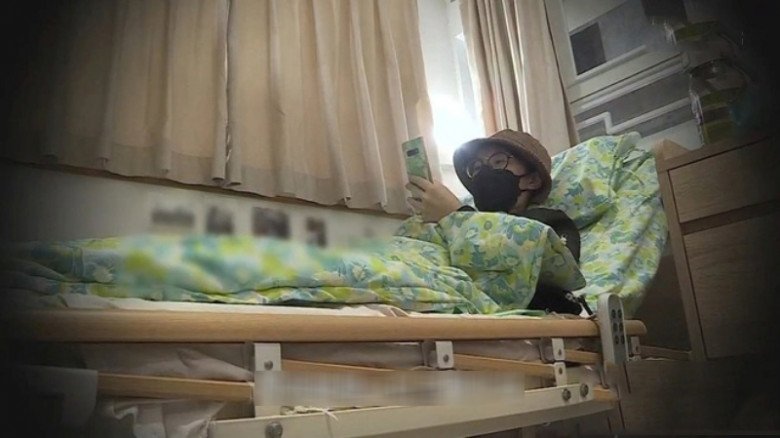 View - Á hậu Hong Kong Kit - 31 liệt nửa người, bị chính mẹ ruột ruồng bỏ, không ngờ còn lấy tiền trợ cấp