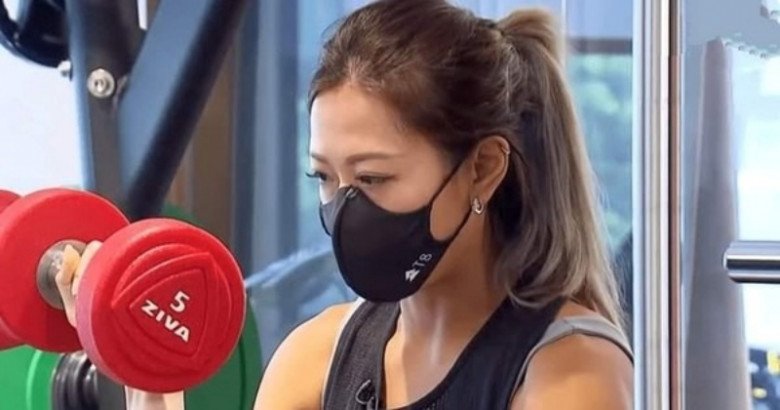 View - Á hậu Hong Kong Kit - 31 liệt nửa người, bị chính mẹ ruột ruồng bỏ, không ngờ còn lấy tiền trợ cấp