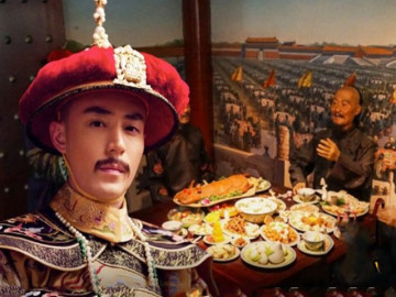 Hoàng đế Càn Long mở tiệc chiêu đãi 3000 người già khắp cả nước, nhưng sao nhiều người ăn xong lại qua đời