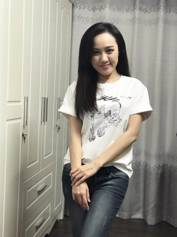 View - BTV Hoài Anh thân thiết bên tài tử Lý Hùng, hé lộ mối duyên 20 năm trước thời chưa là MC đình đám VTV