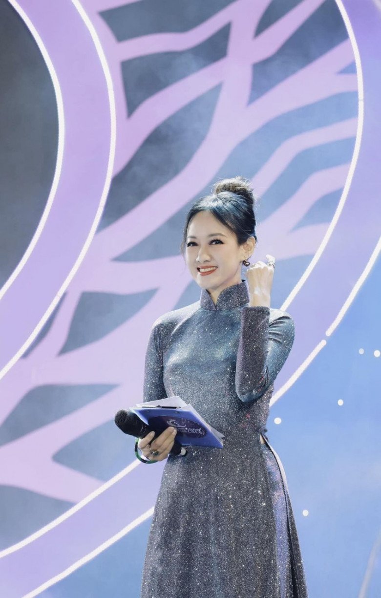 View - BTV Hoài Anh thân thiết bên tài tử Lý Hùng, hé lộ mối duyên 20 năm trước thời chưa là MC đình đám VTV