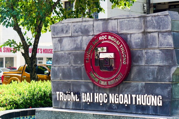 View - Thủ khoa khối D01 trúng tuyển ngành HOT ở trường top đầu: Điểm chuẩn xấp xỉ 30 nhiều năm liền, cơ hội việc làm cực tốt