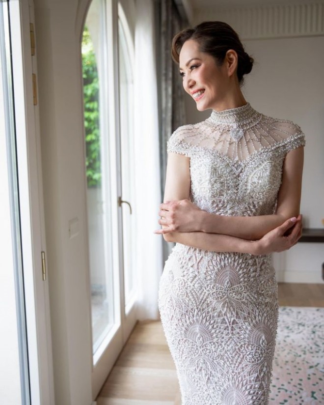 View - mẹ vợ Chung Tử Đơn - Hơn con rể 6 tuổi, khiến dân mạng trầm trồ, xứng danh trẻ mãi không già