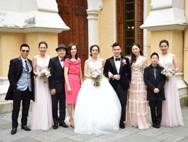 View - mẹ vợ Chung Tử Đơn - Hơn con rể 6 tuổi, khiến dân mạng trầm trồ, xứng danh trẻ mãi không già