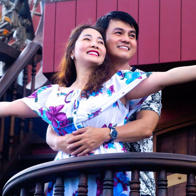 View - Ngoài 40 tuổi mới cưới vợ kém 8 tuổi, U50 Cao Minh Đạt vẫn mong chờ một đứa con sau 7 năm kết hôn