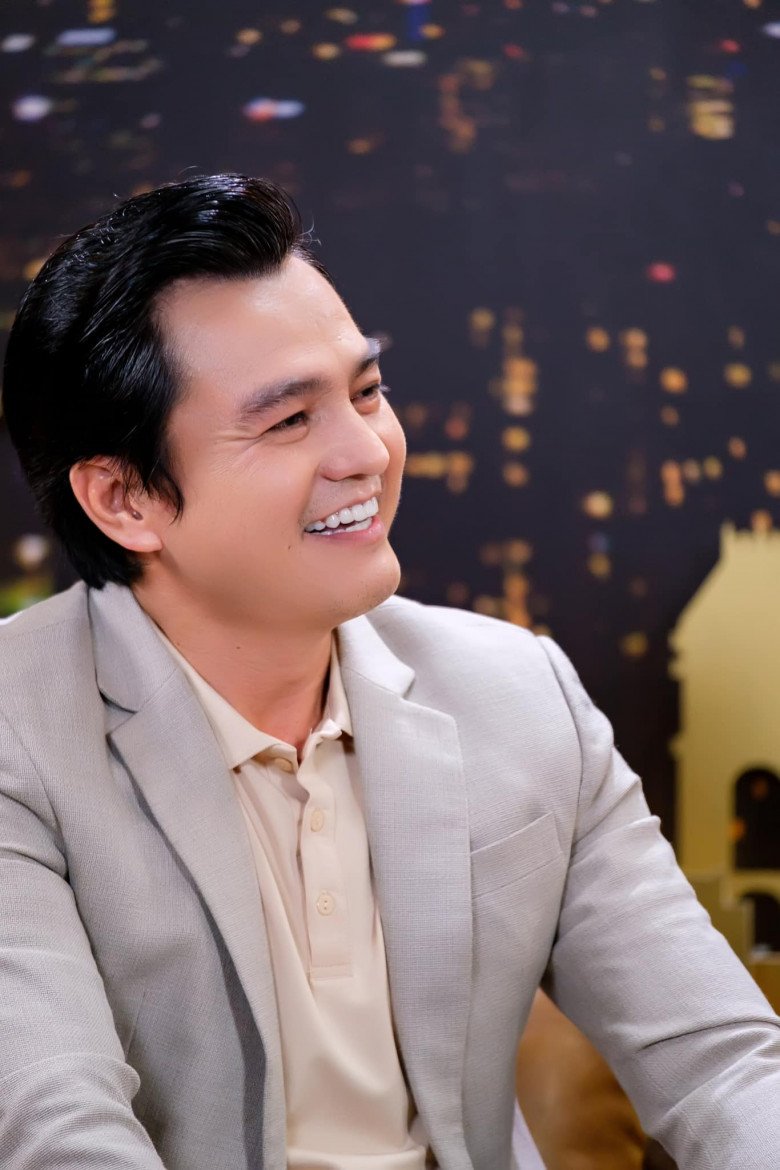 View - Ngoài 40 tuổi mới cưới vợ kém 8 tuổi, U50 Cao Minh Đạt vẫn mong chờ một đứa con sau 7 năm kết hôn